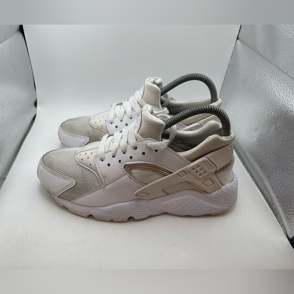 Nike Air Huarache triple white sneakers size 6Y/ women’s 7.5